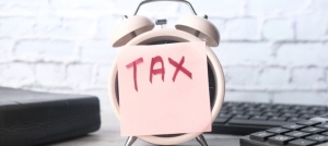 Doliczanie taksy notarialnej do VAT niezgodne z prawem?