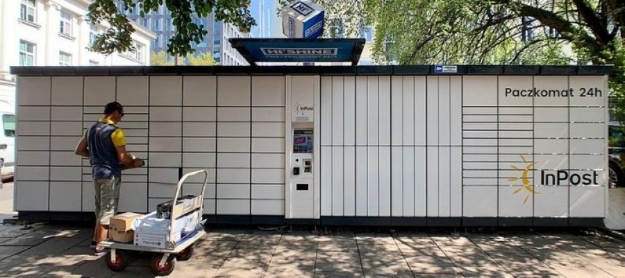 Paczkomat InPost, ul. Poznańska, Warsaw, Poland.jpg&quot; by Kgbo is licensed under CC BY-SA 4.0